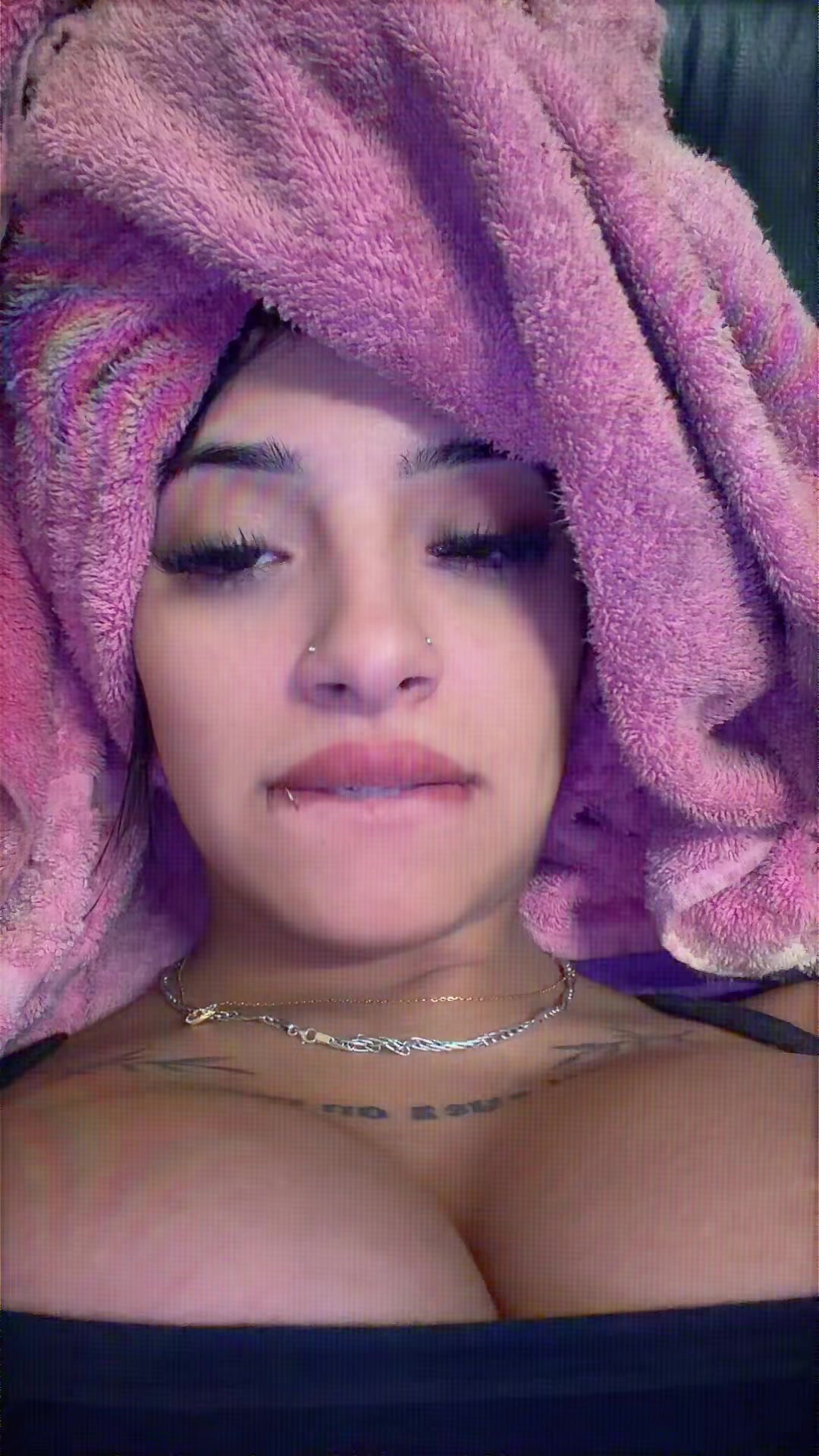@Anaahii1