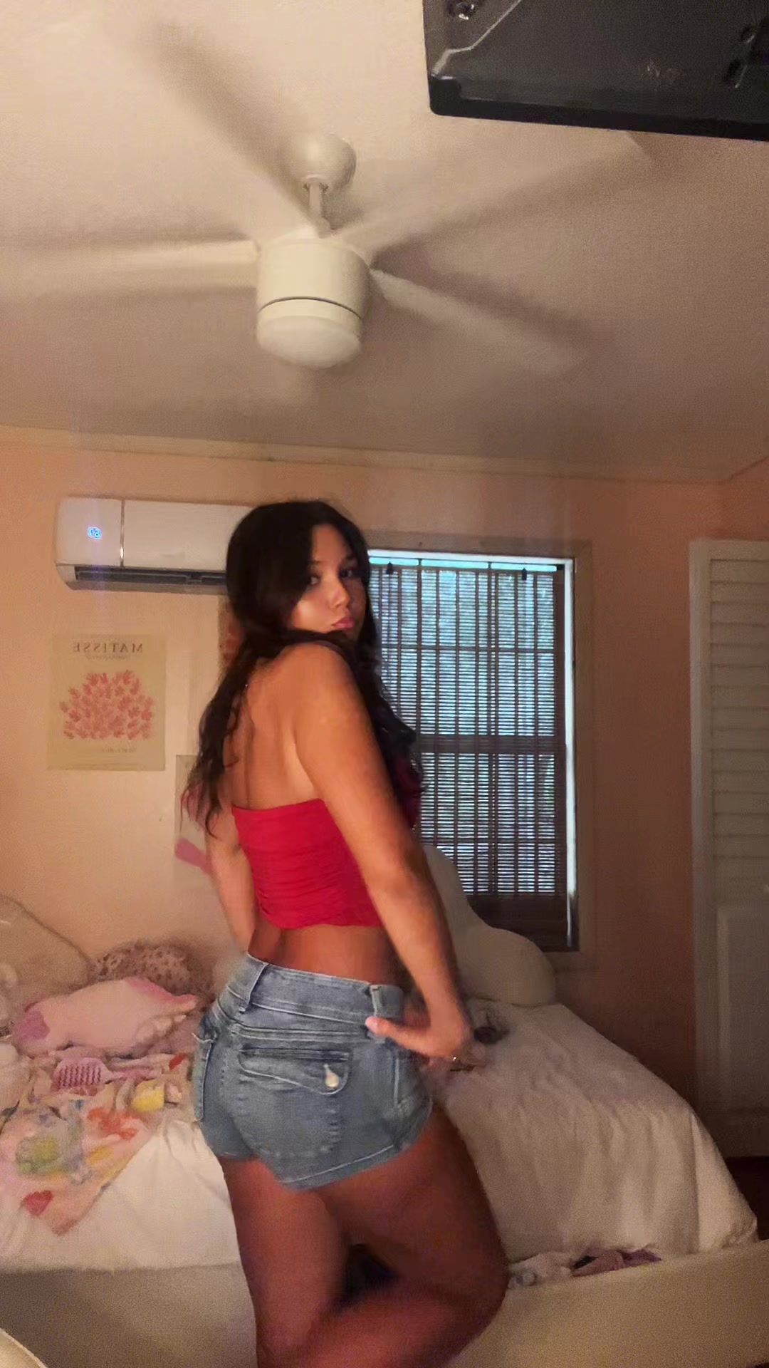 @🦄