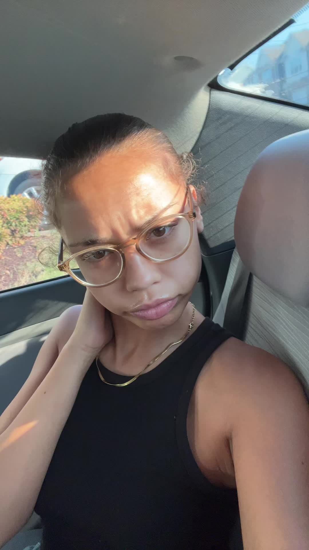 @Mony03_