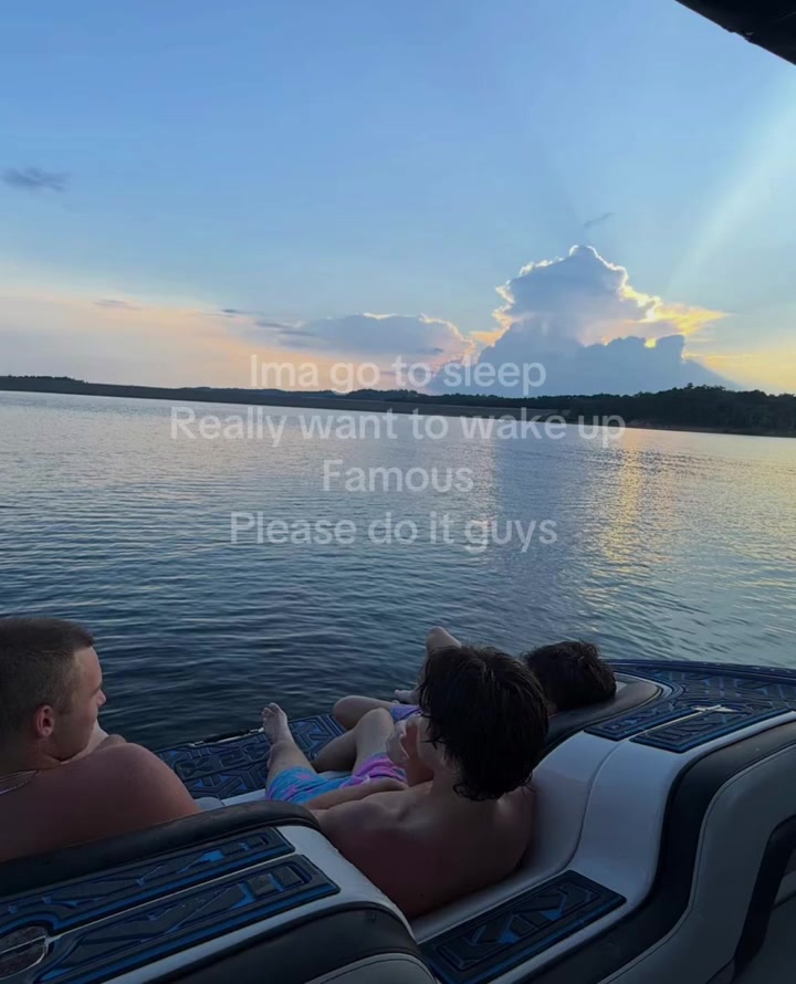 @⃟