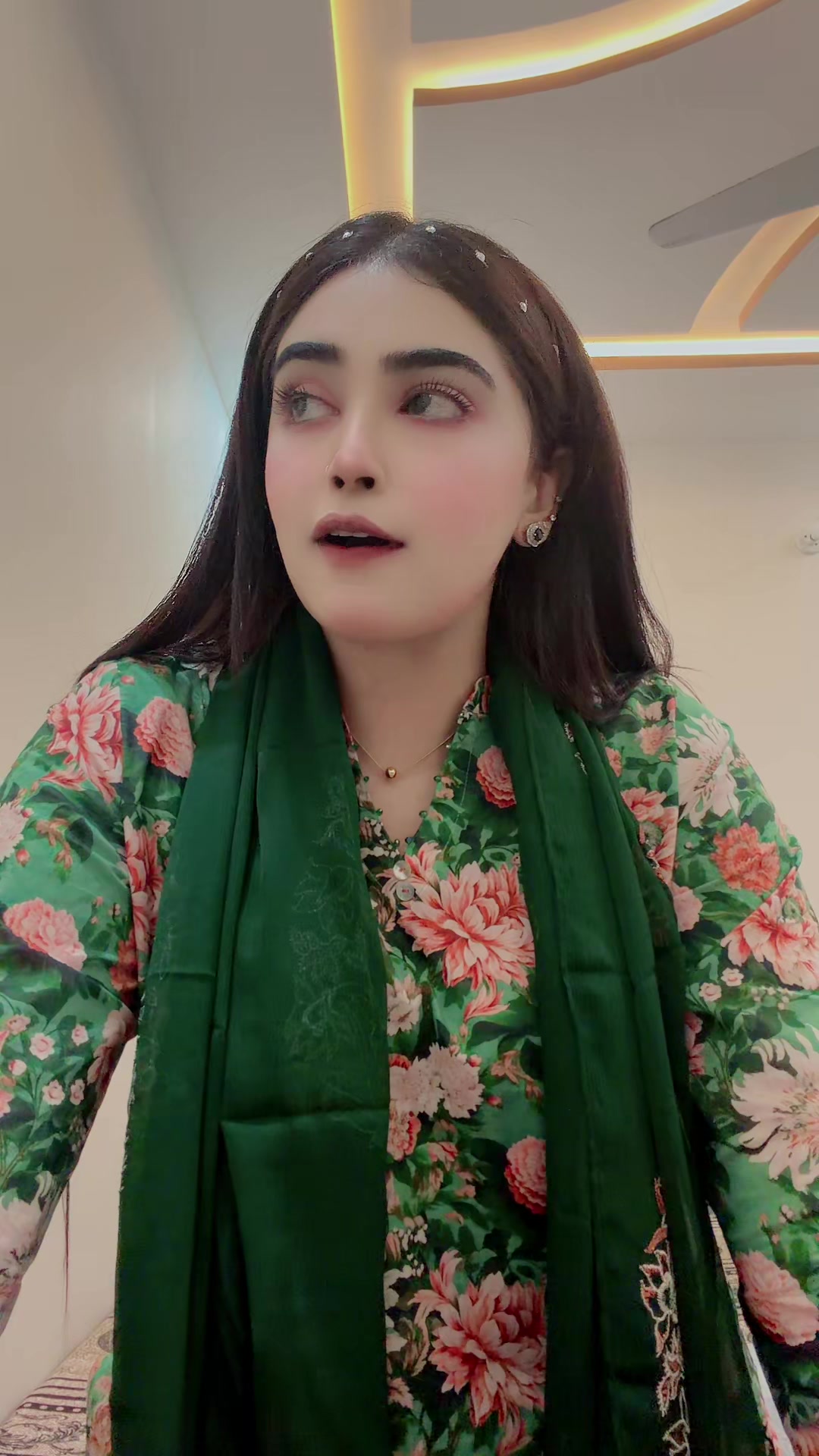 @NooR ALi 👸🏻🥀