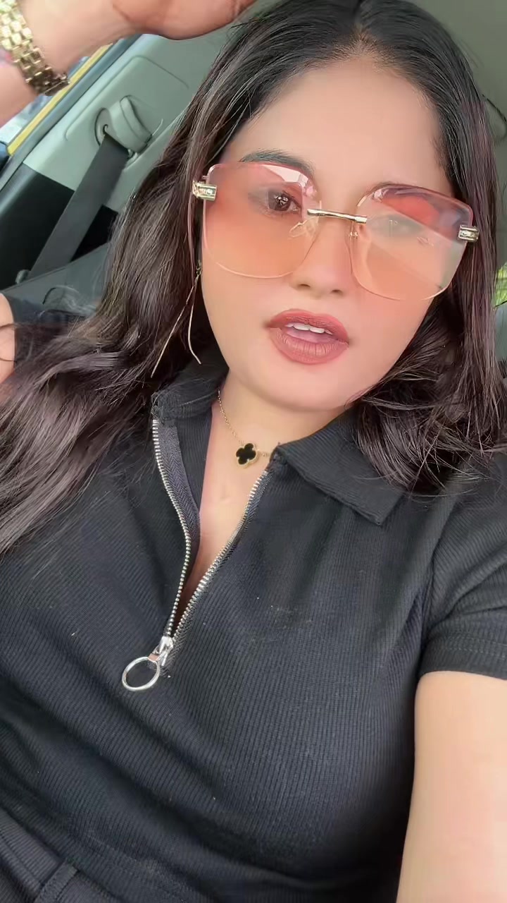 @SEXYNADIA123