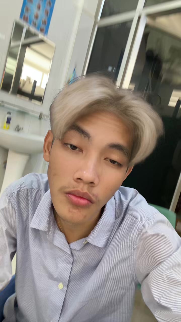 @ប្រុសស្អាត កំពង់ធំ