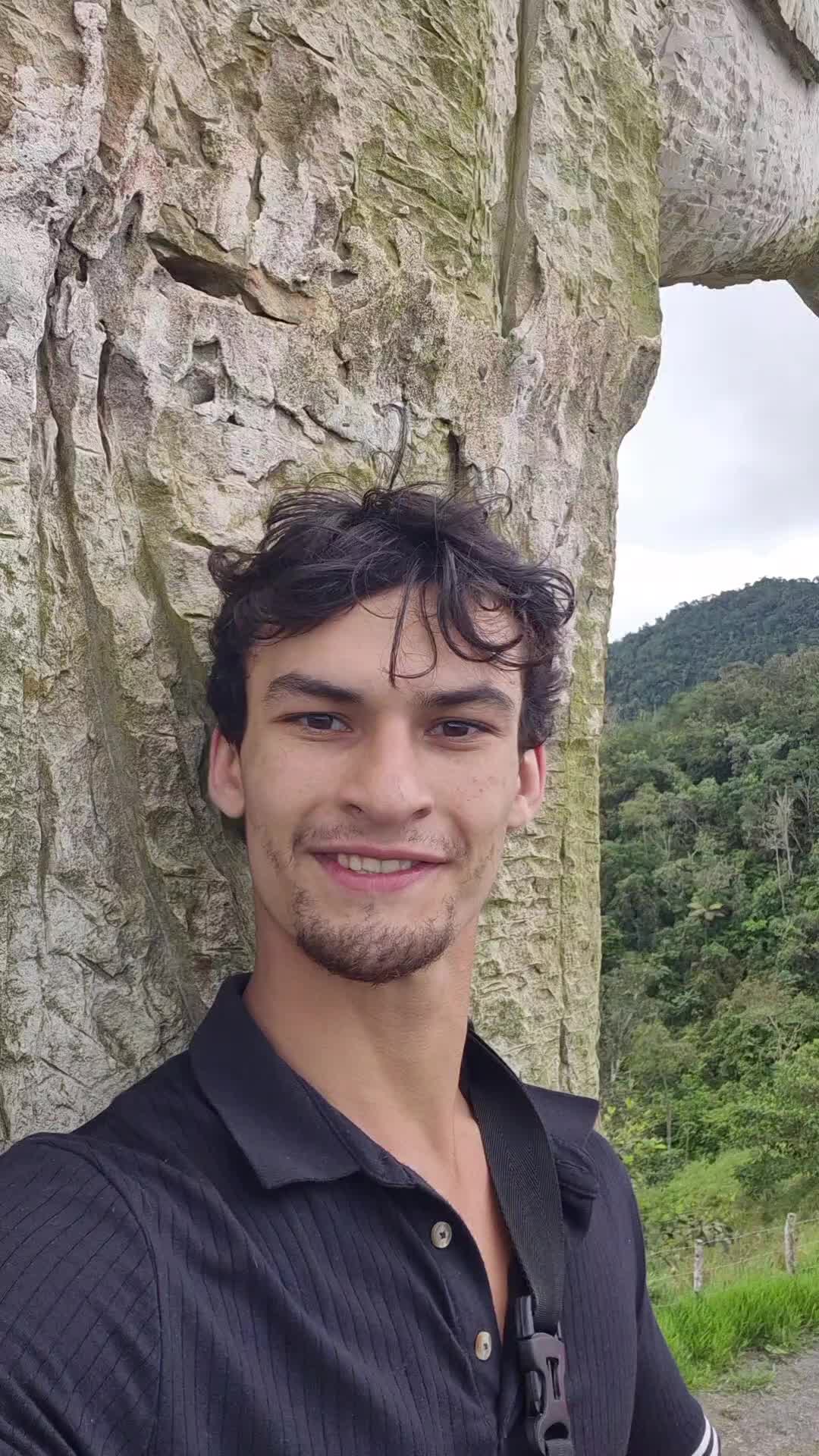 @Aiden the emralds guy🇨🇴🇨🇴