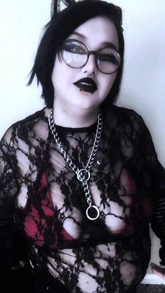 @sp00ky_treats