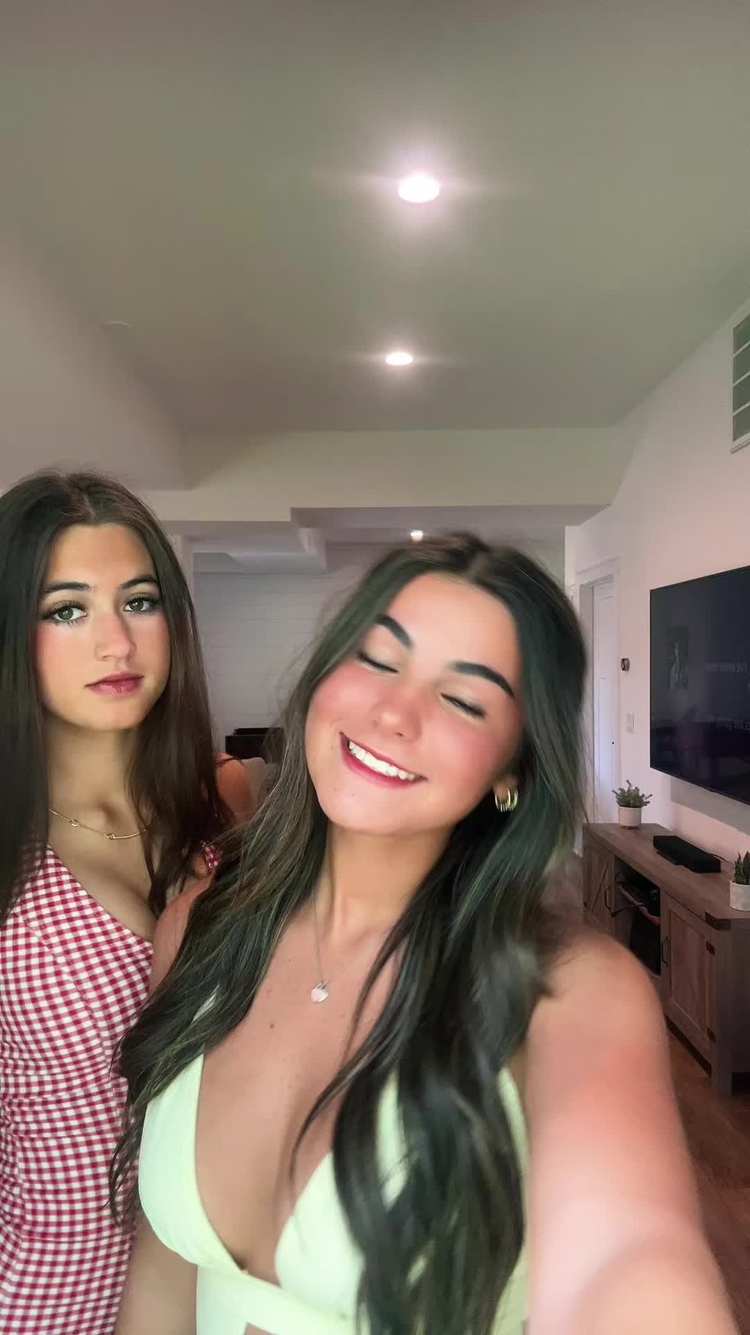 @bella🐆
