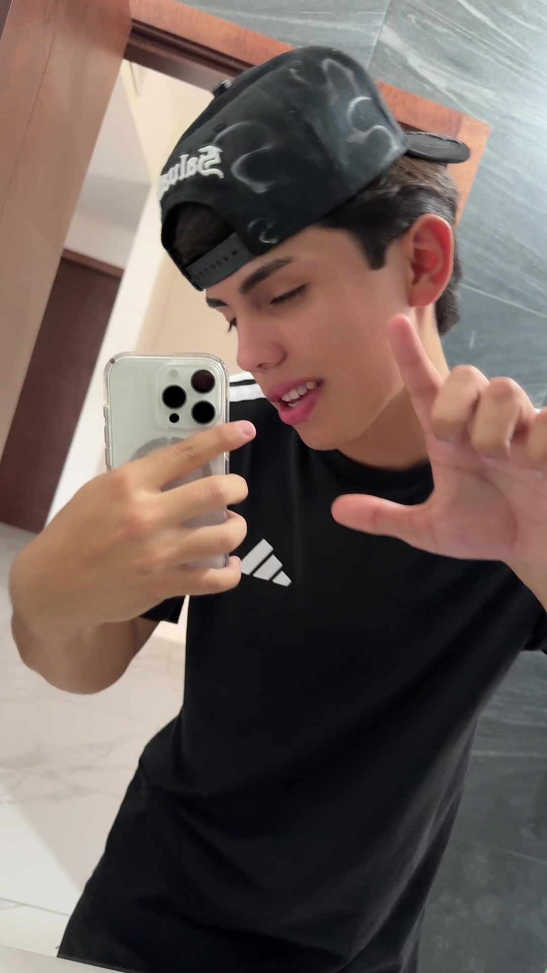 @márquez