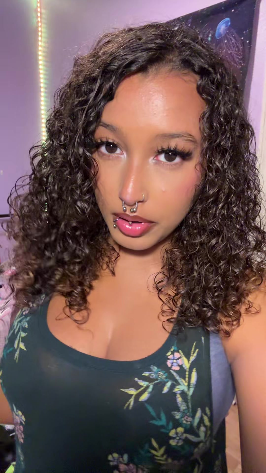 @🦄
