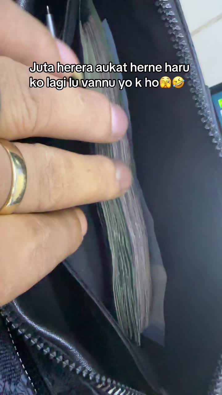 @अमृत गुरुङ🌎