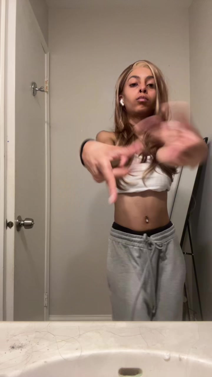 @nosmilingnini