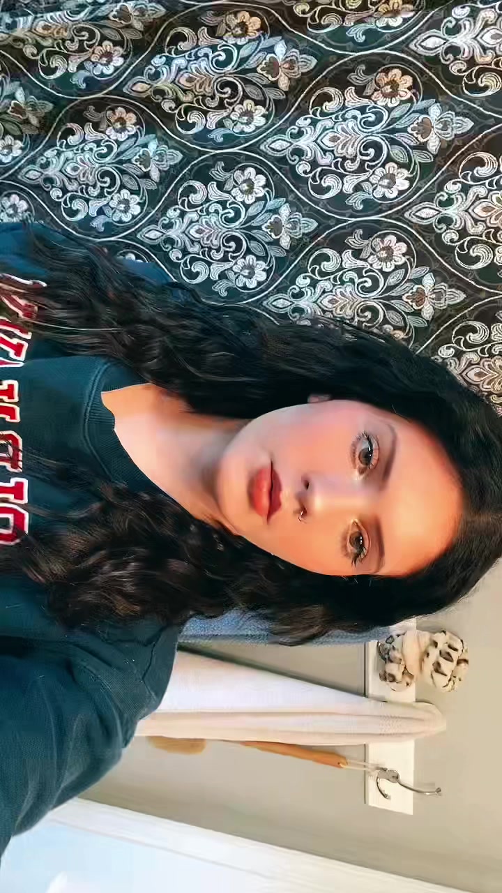 @isabella