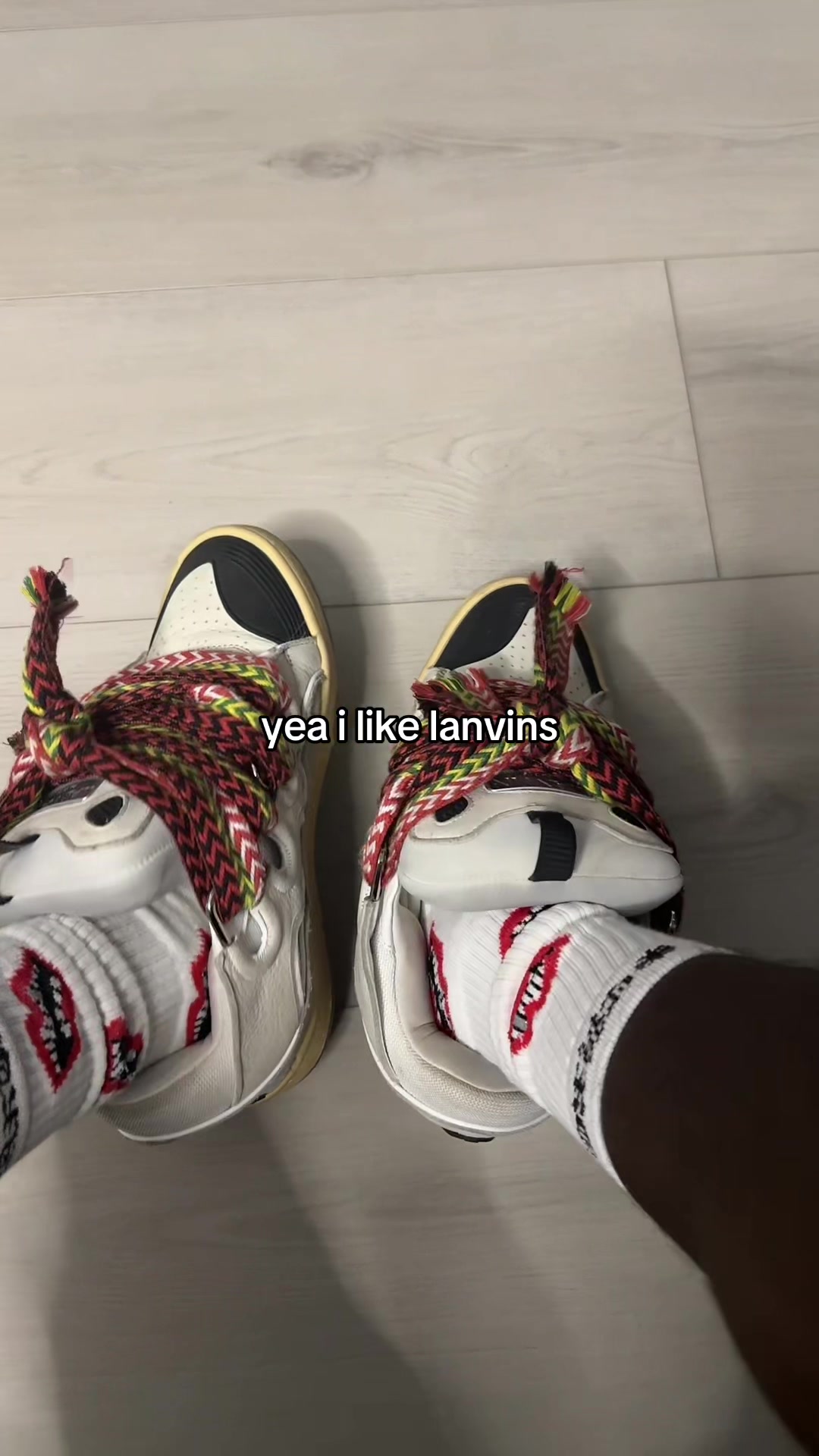 @￼