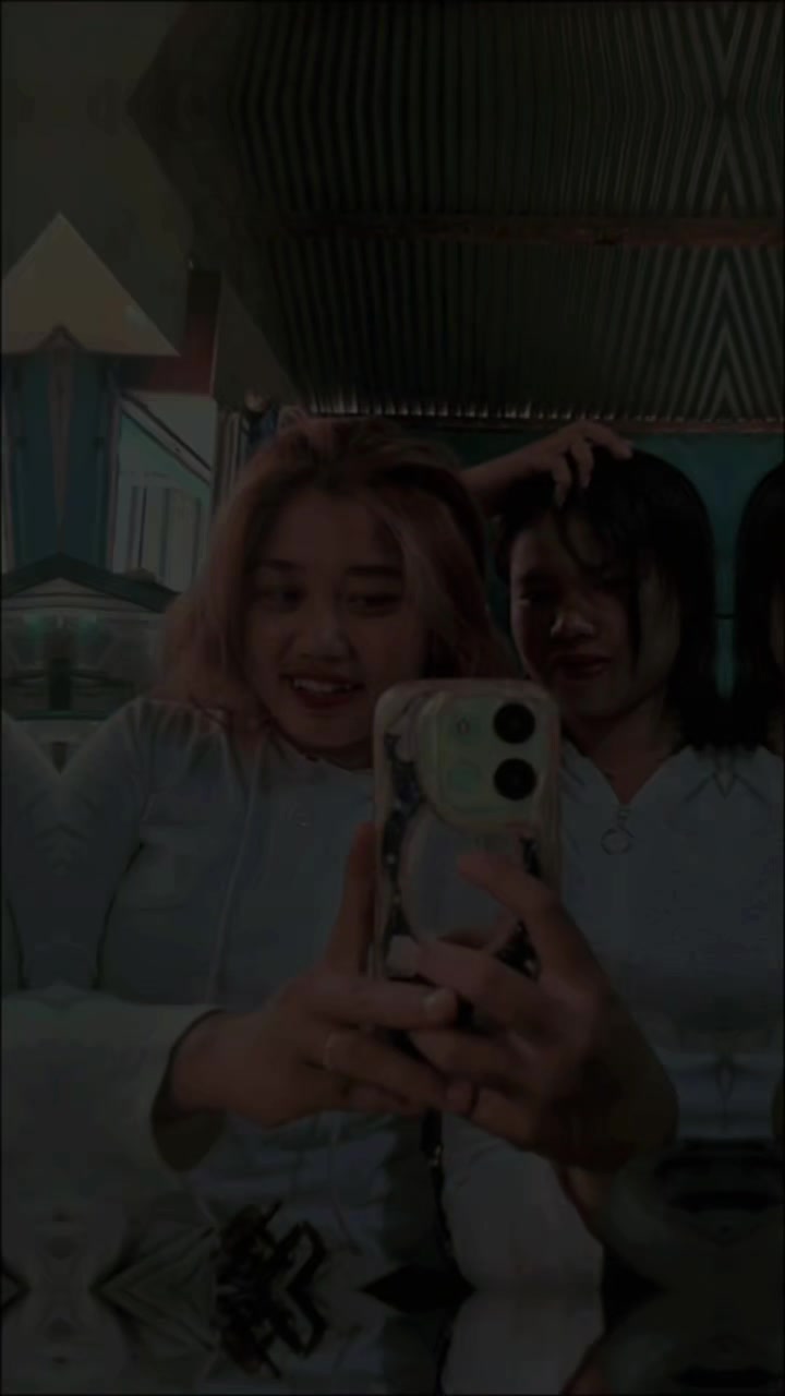@istri ewin😊🥰