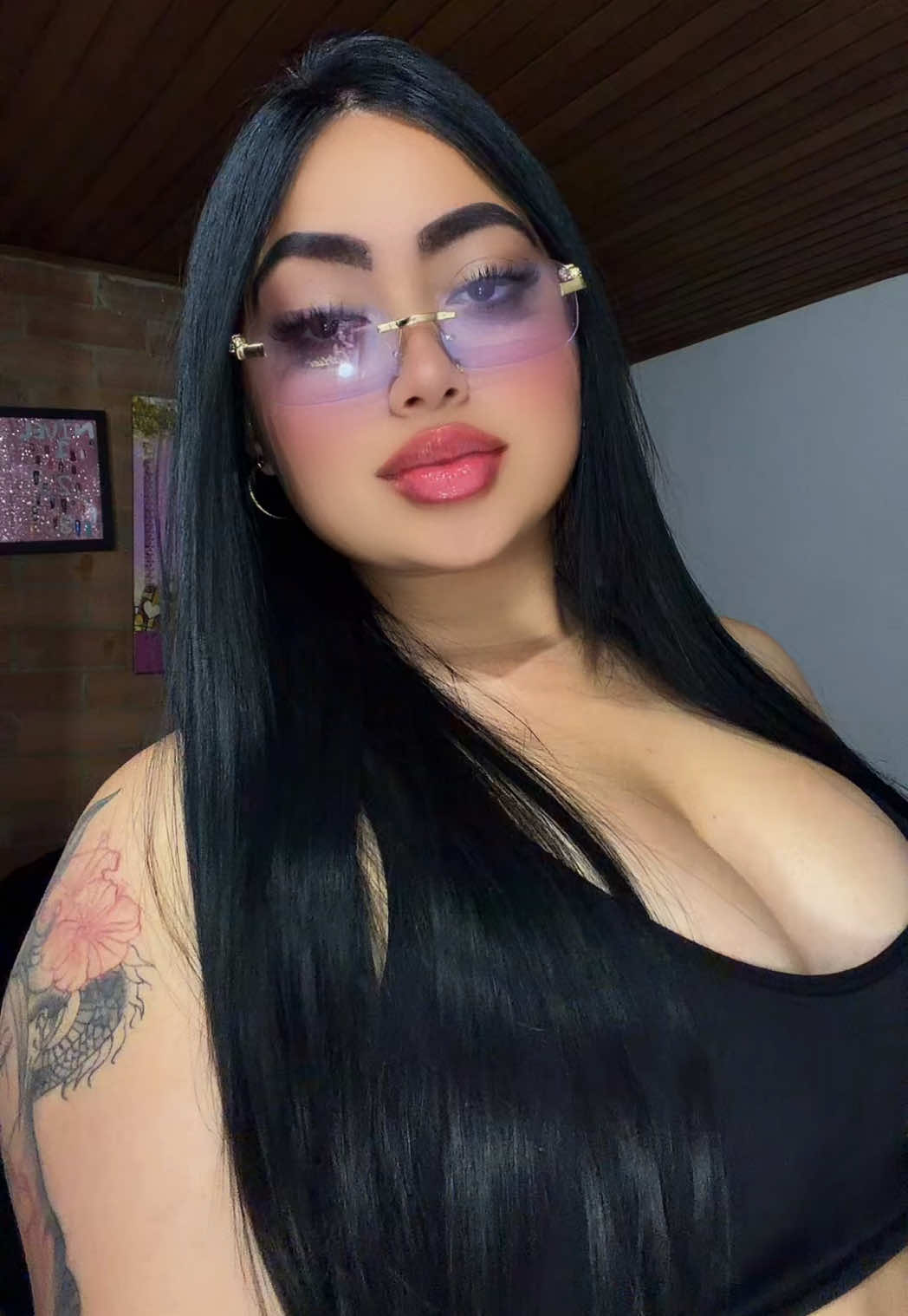 @VALENTINA♡.