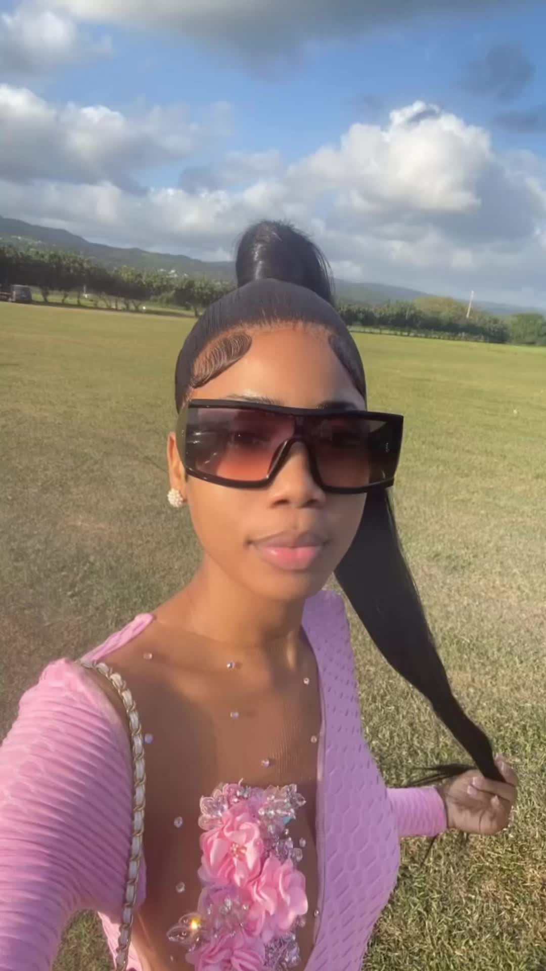 @Shan_