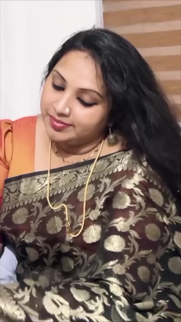 @)(সুমি চোীধুরী)(
