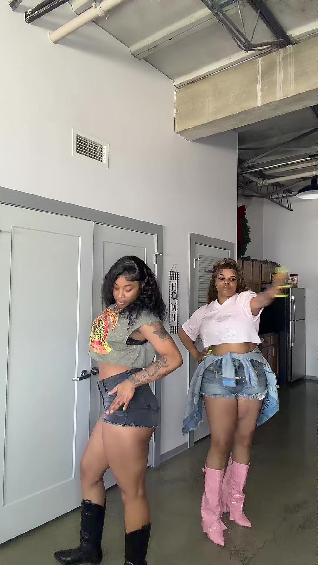 @kaylaadaabraatt🏳️&zwj;🌈