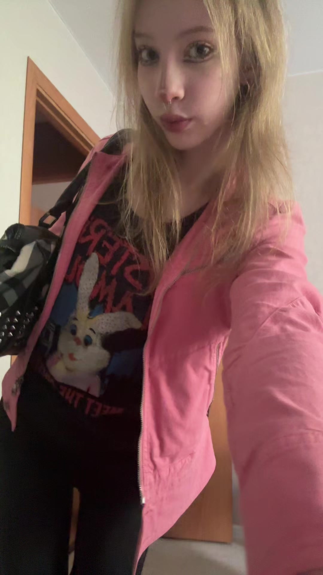 @>_*