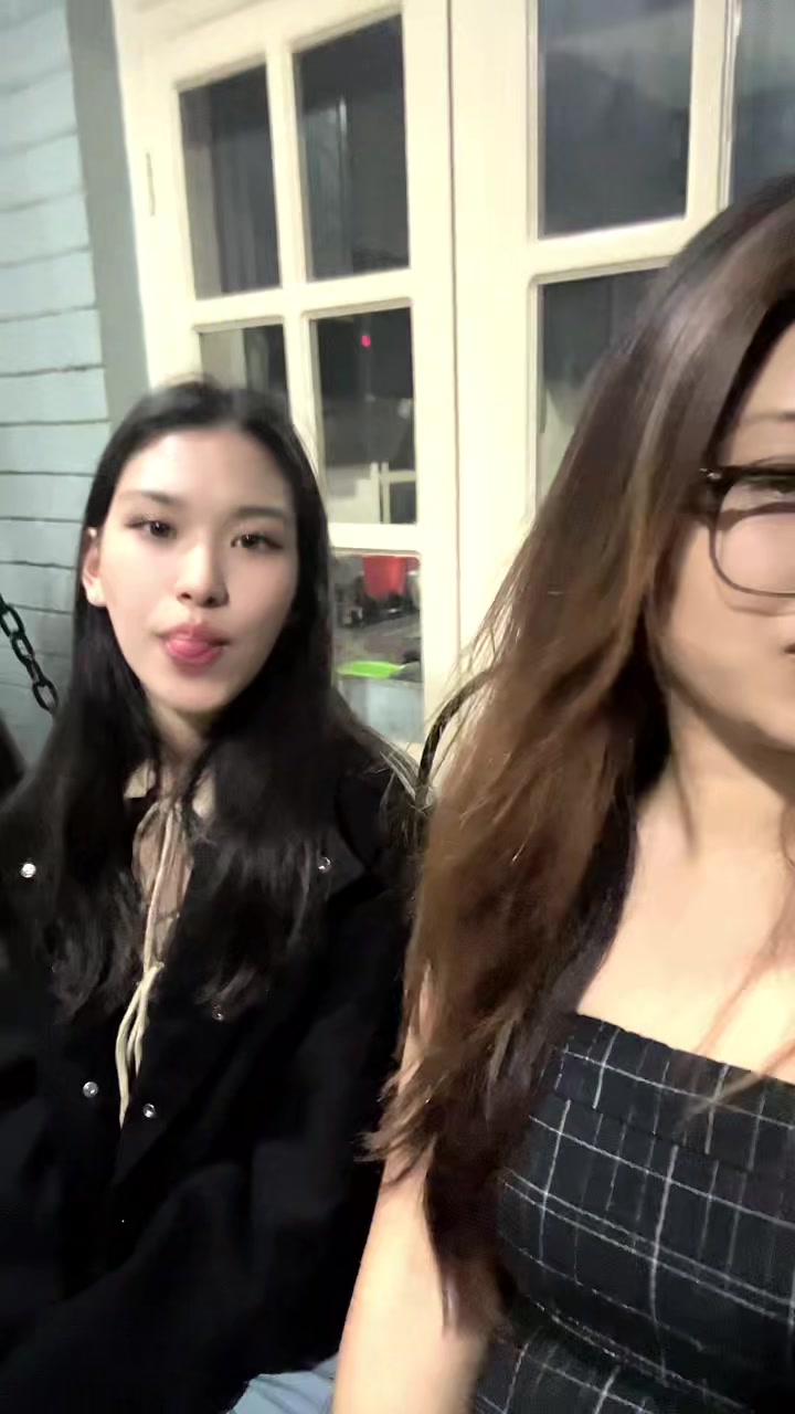 @<3