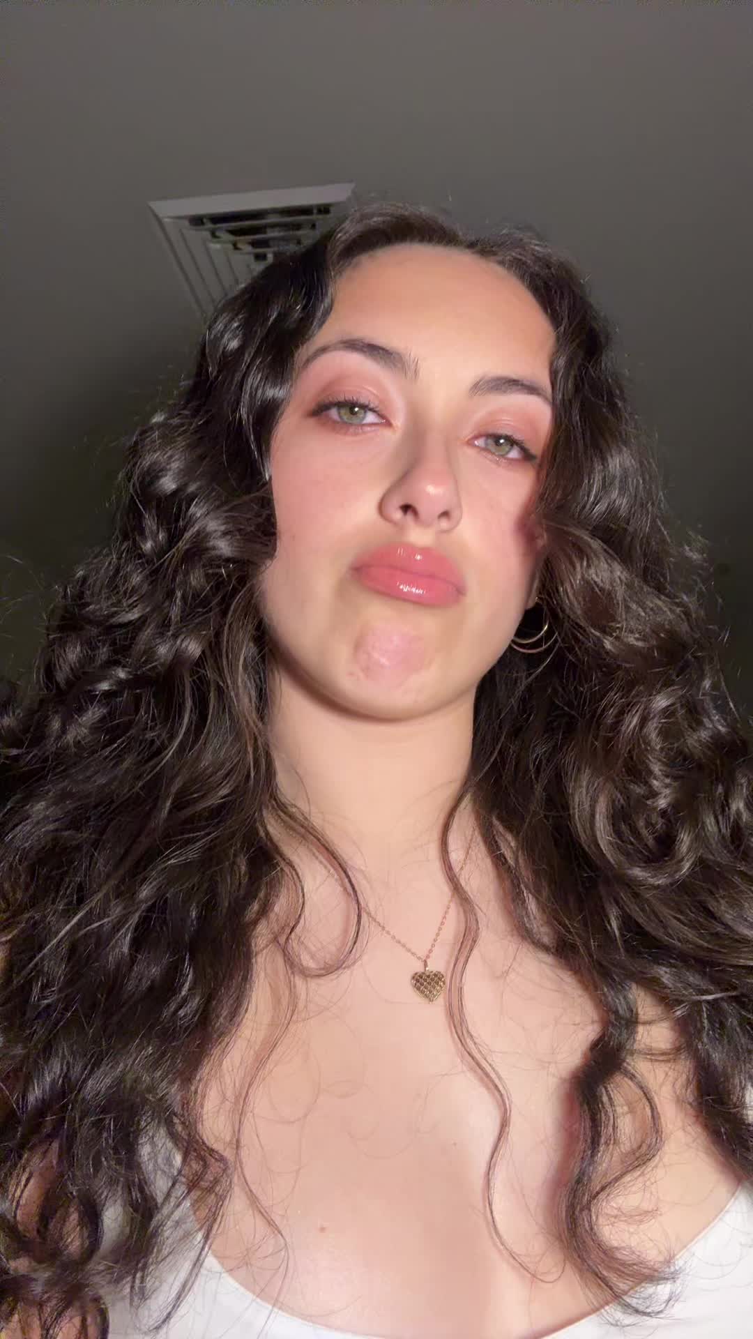@thegabriellahernandez