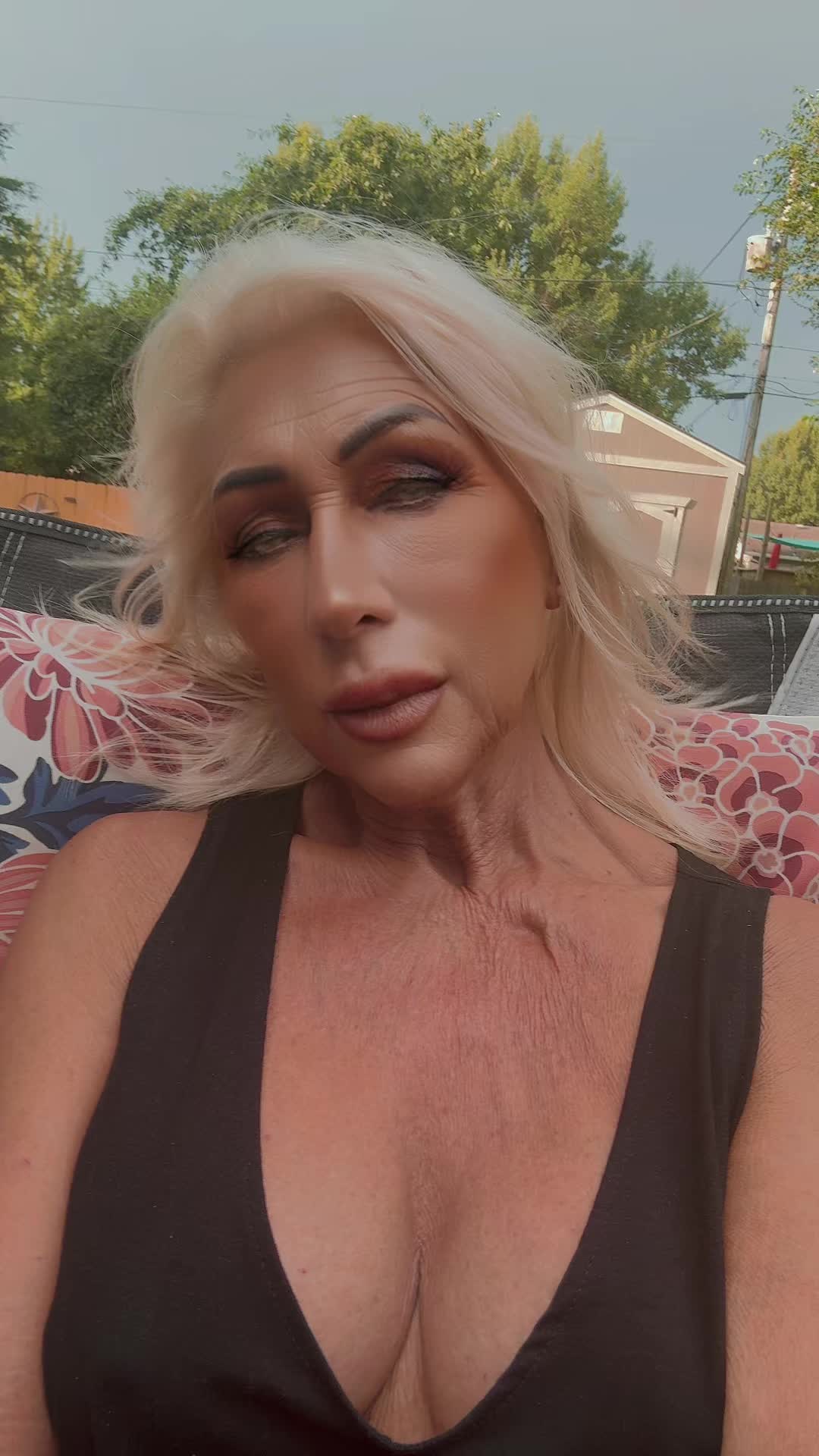 @Tena