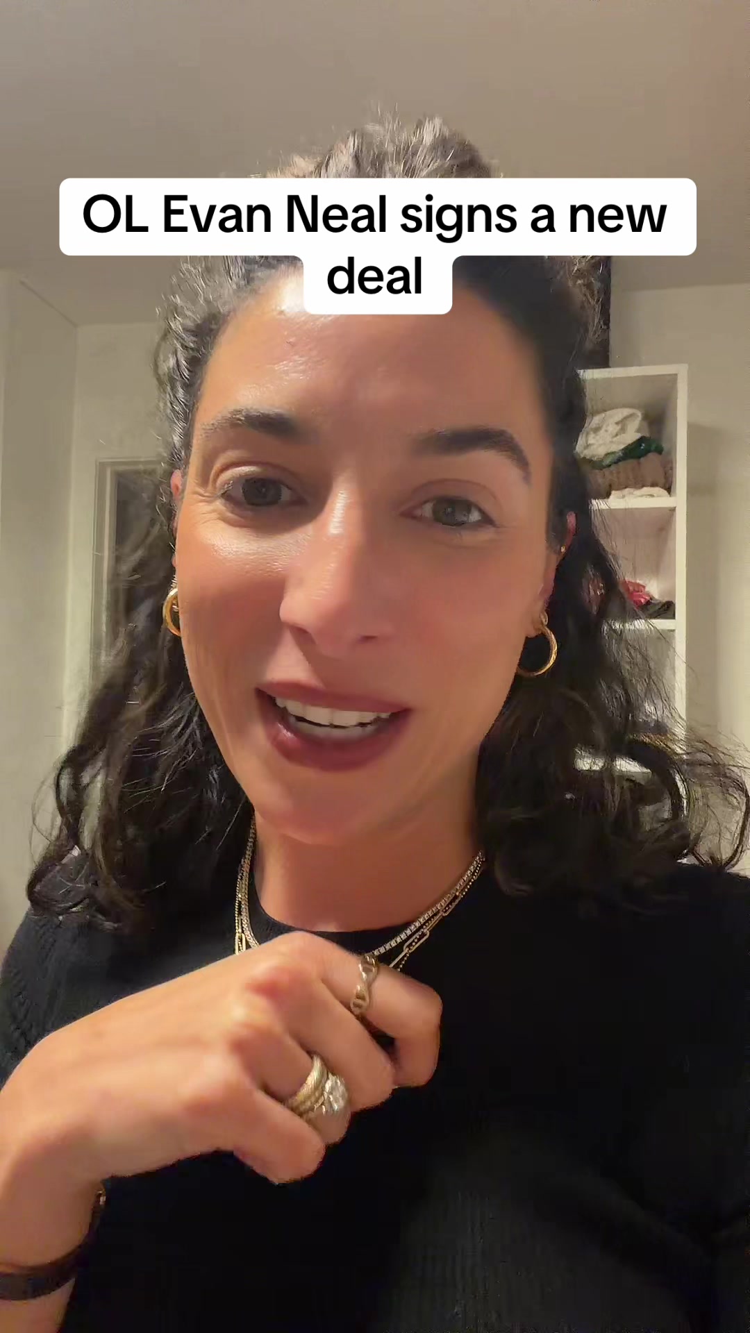 @adriannaiafolla