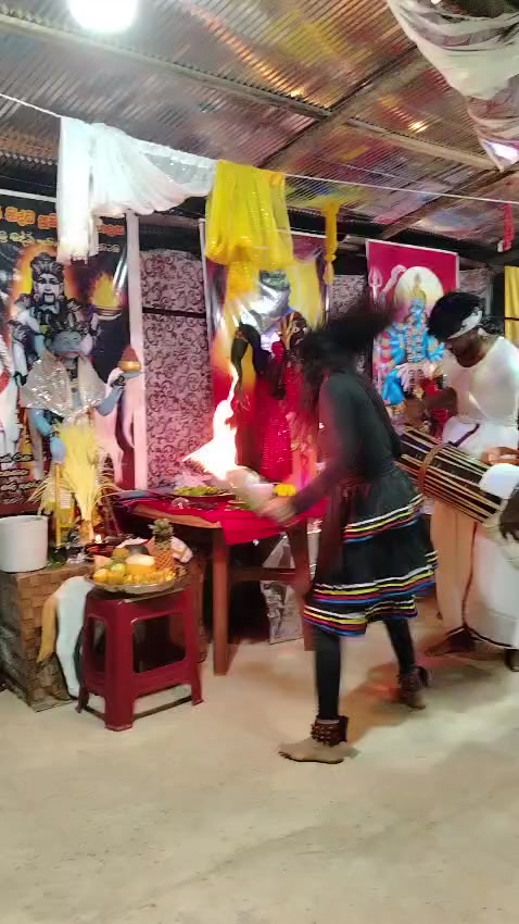 @නිලුකා ගුරු මෑණියෝ 🙏🙏🙏🙏