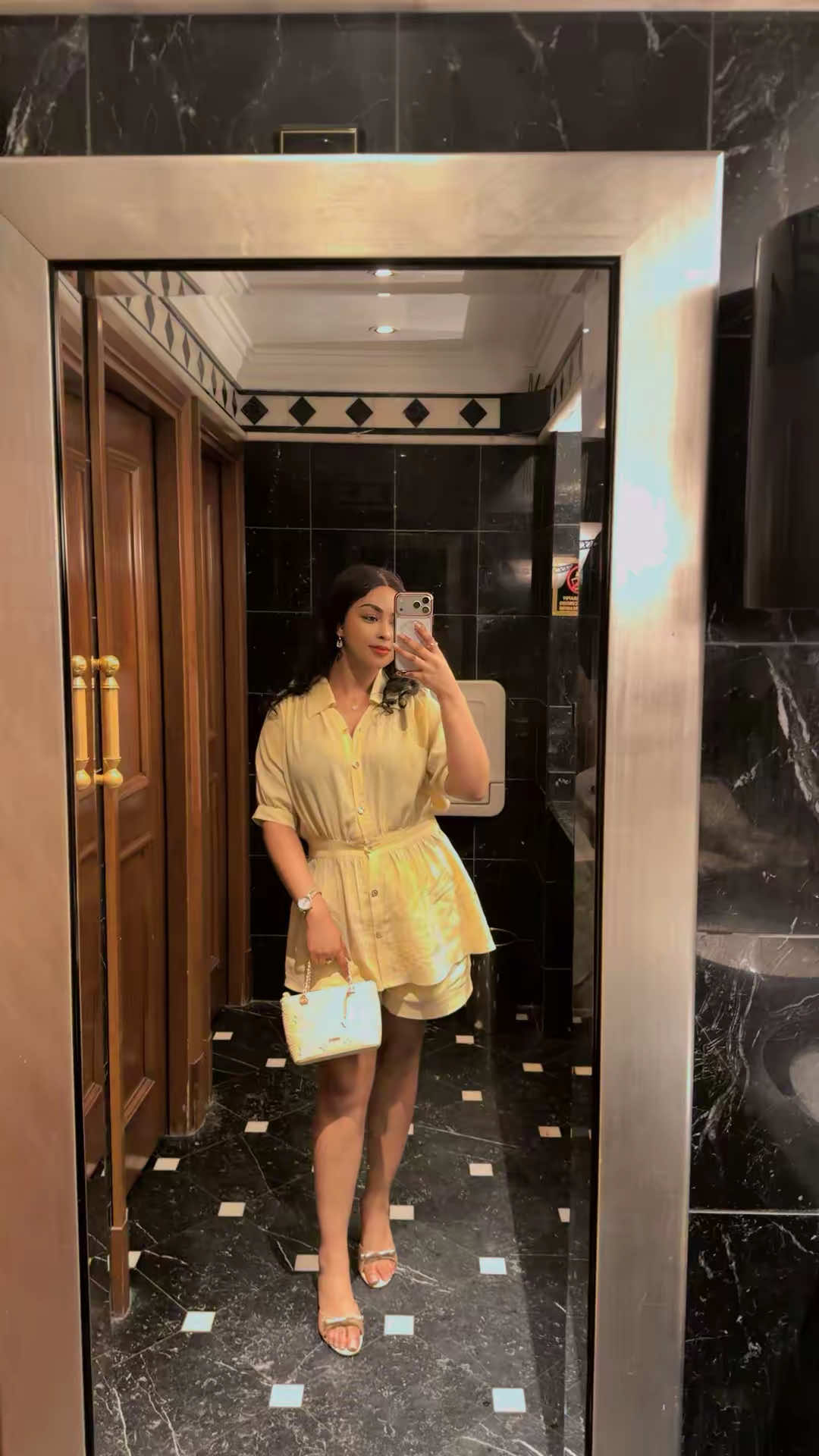 @Bee✨