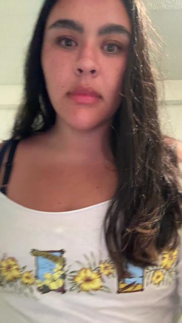 @traumatizedbhaddie