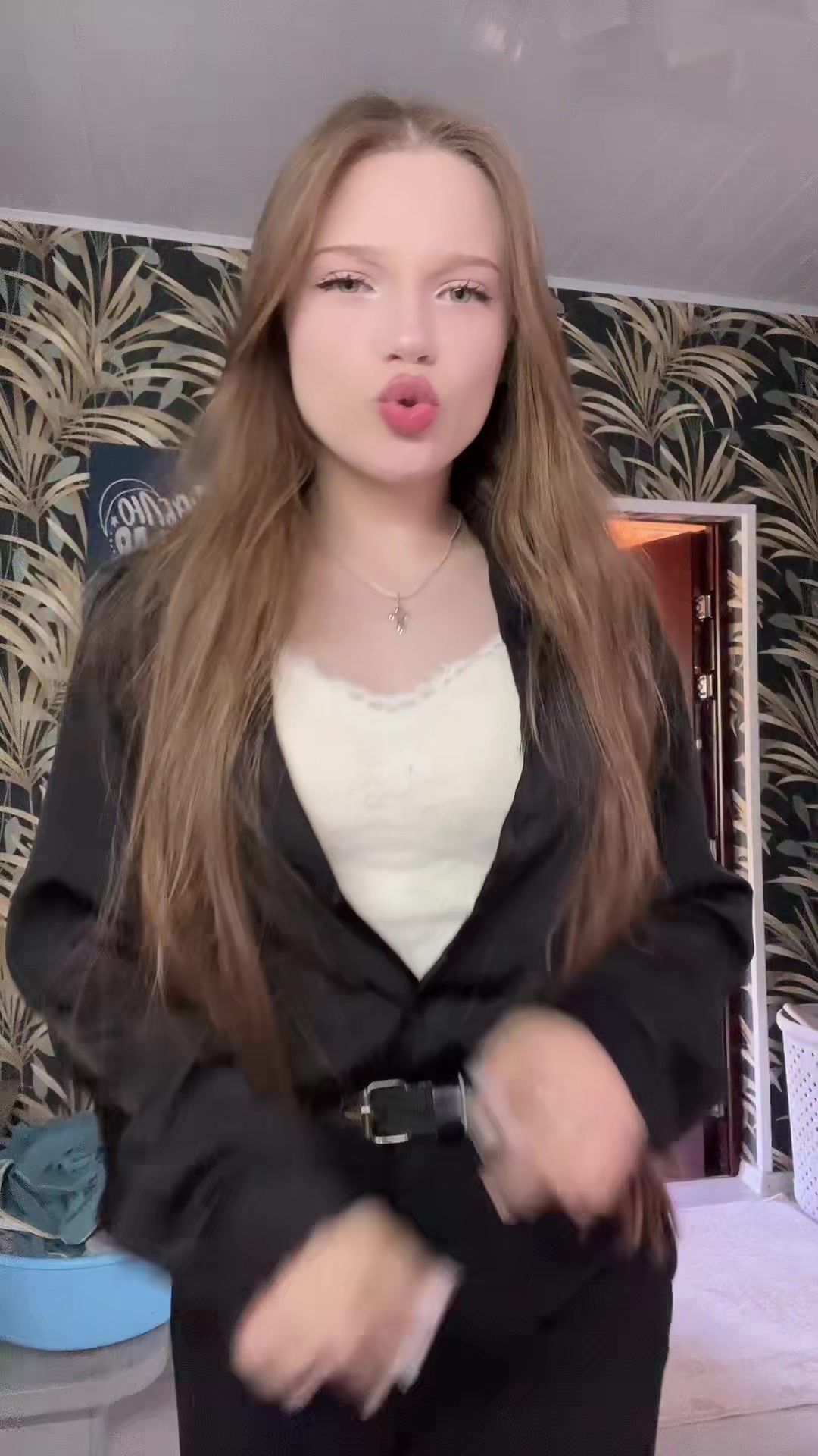 @𝑛𝑒𝑠𝑠𝑖