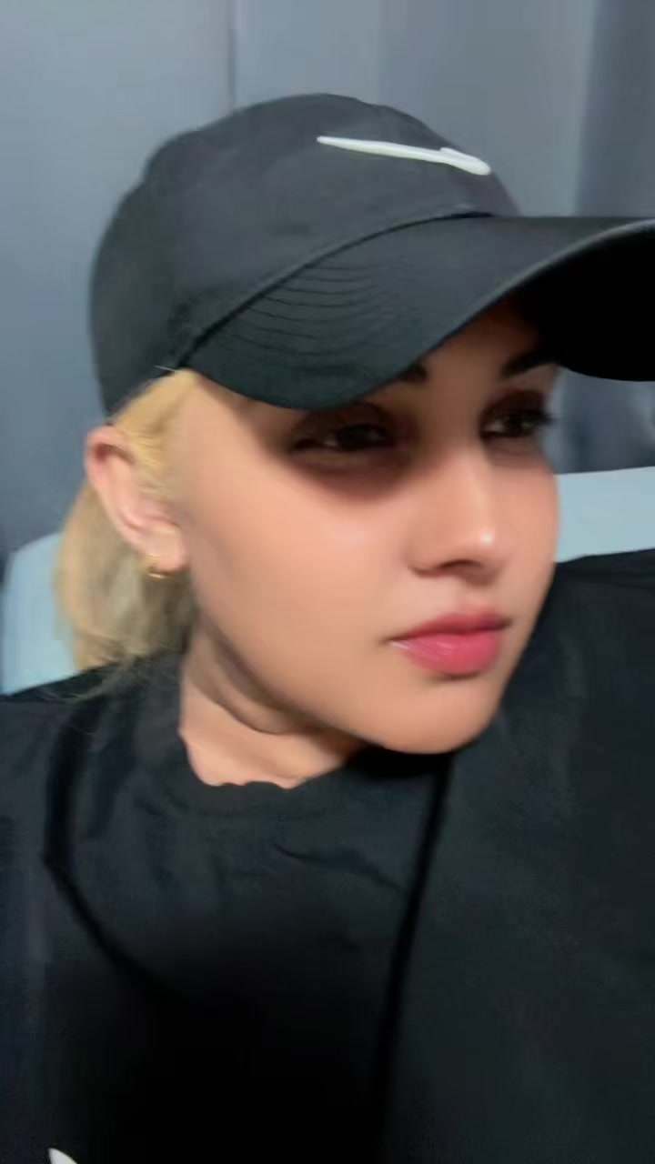 @Chunkygirlsrilanka
