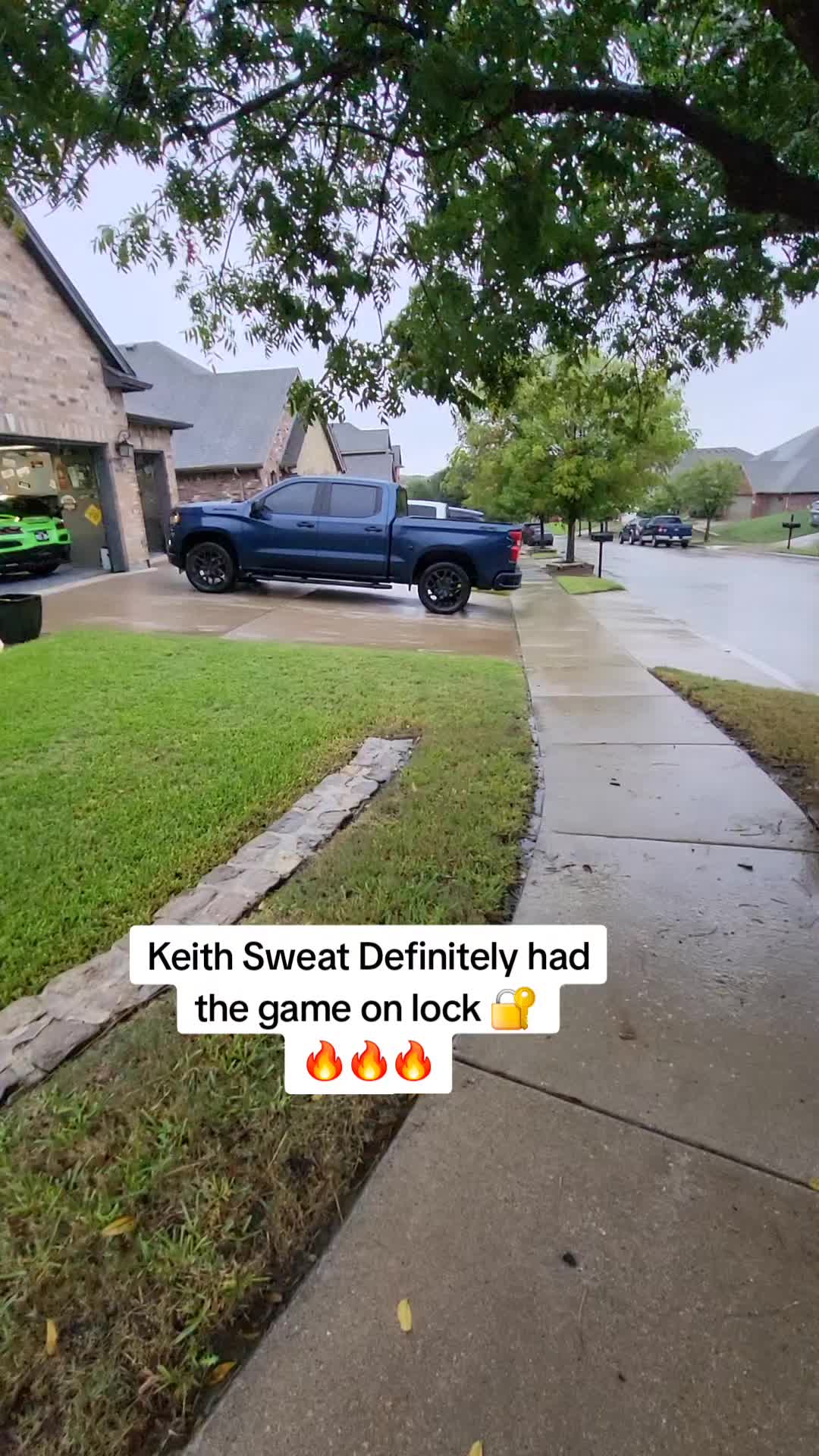@MoMoney