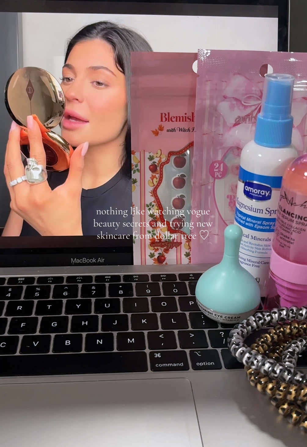 @ℒ𝑒𝓈𝓁𝒾𝑒 ˚₊‧꒰ა♡໒꒱ ‧₊˚
