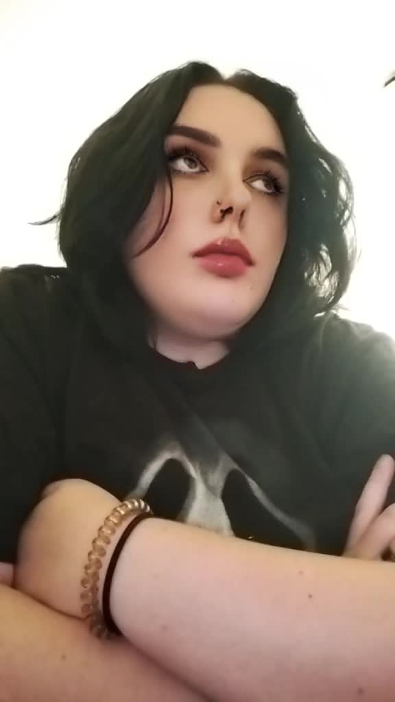 @Ghost_face_queen