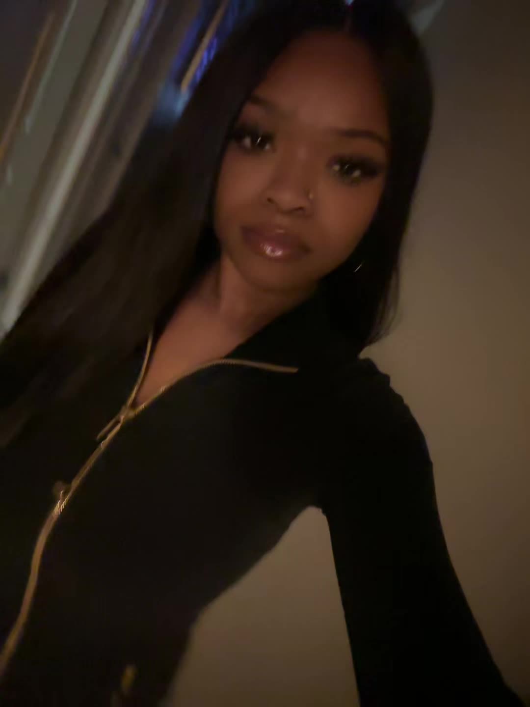 @💋.