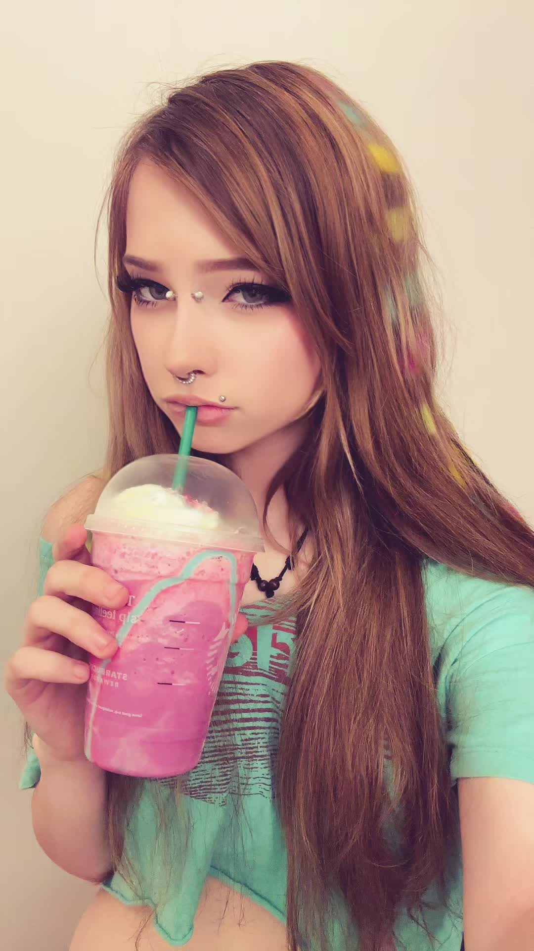@🦄