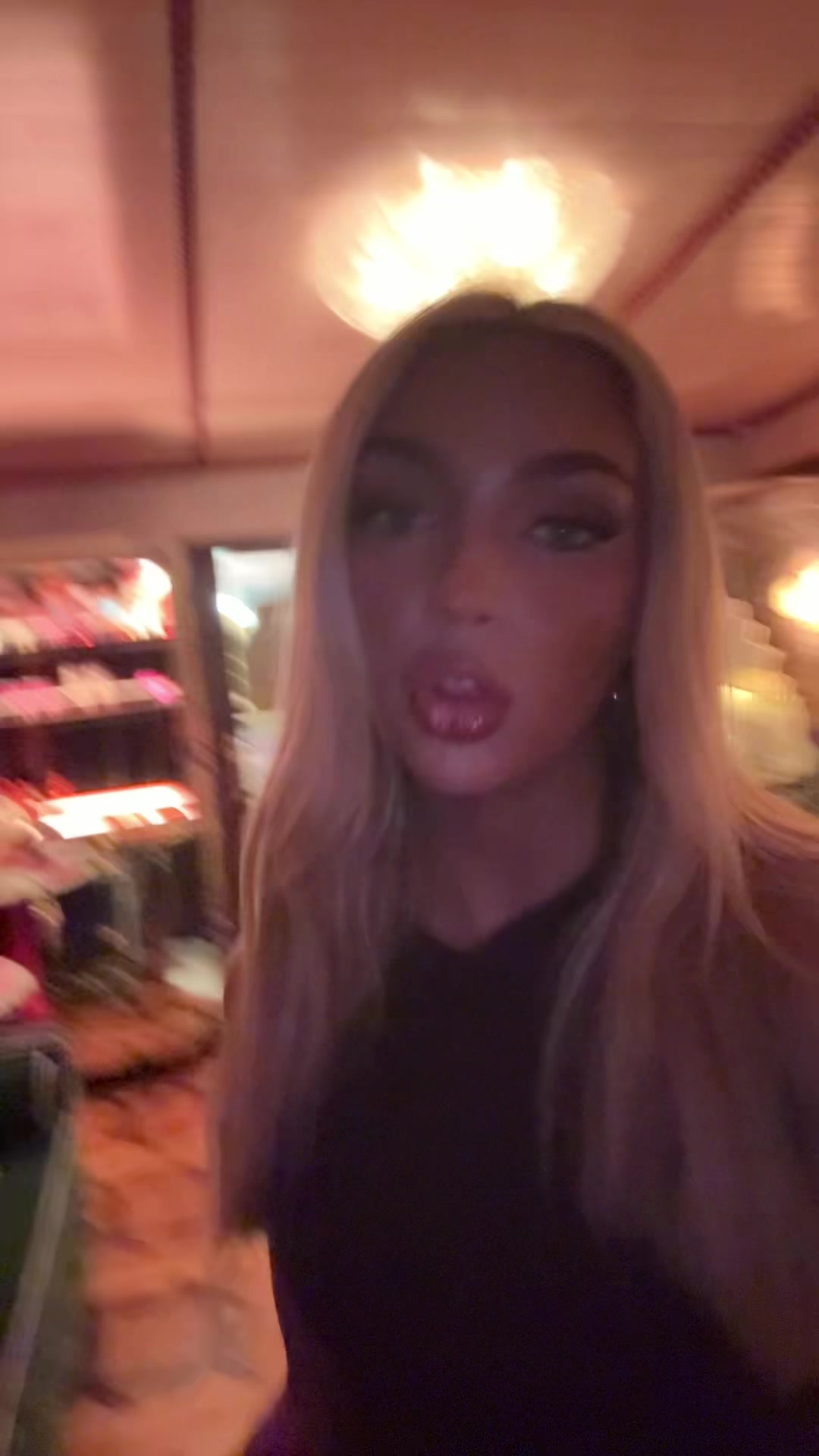 @🦄