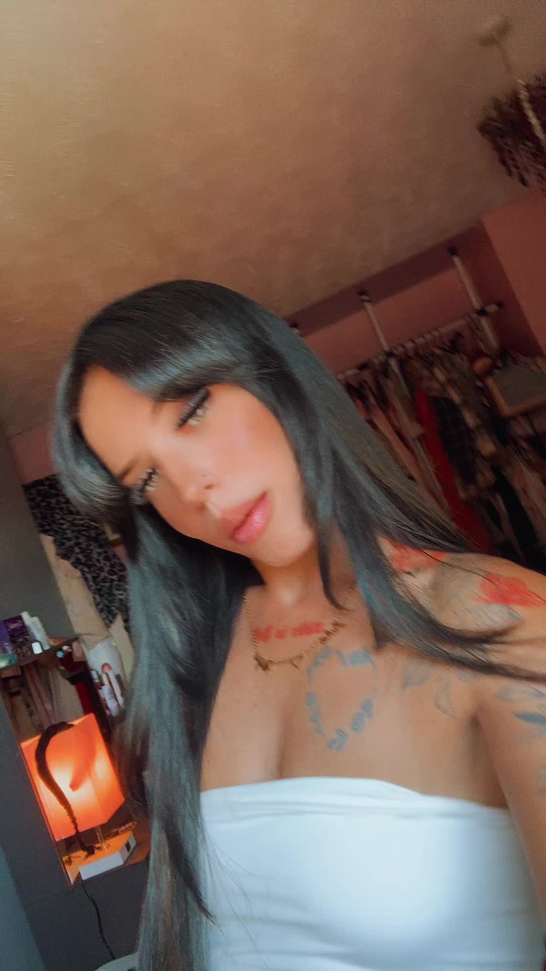 @𝑇ℎ𝑎𝑡𝑇𝑎𝑡𝑡𝑒𝑑𝑀𝑢𝑚ꨄ︎