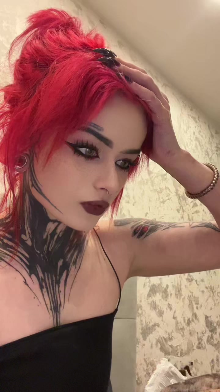 @Tsukini_suka🍅
