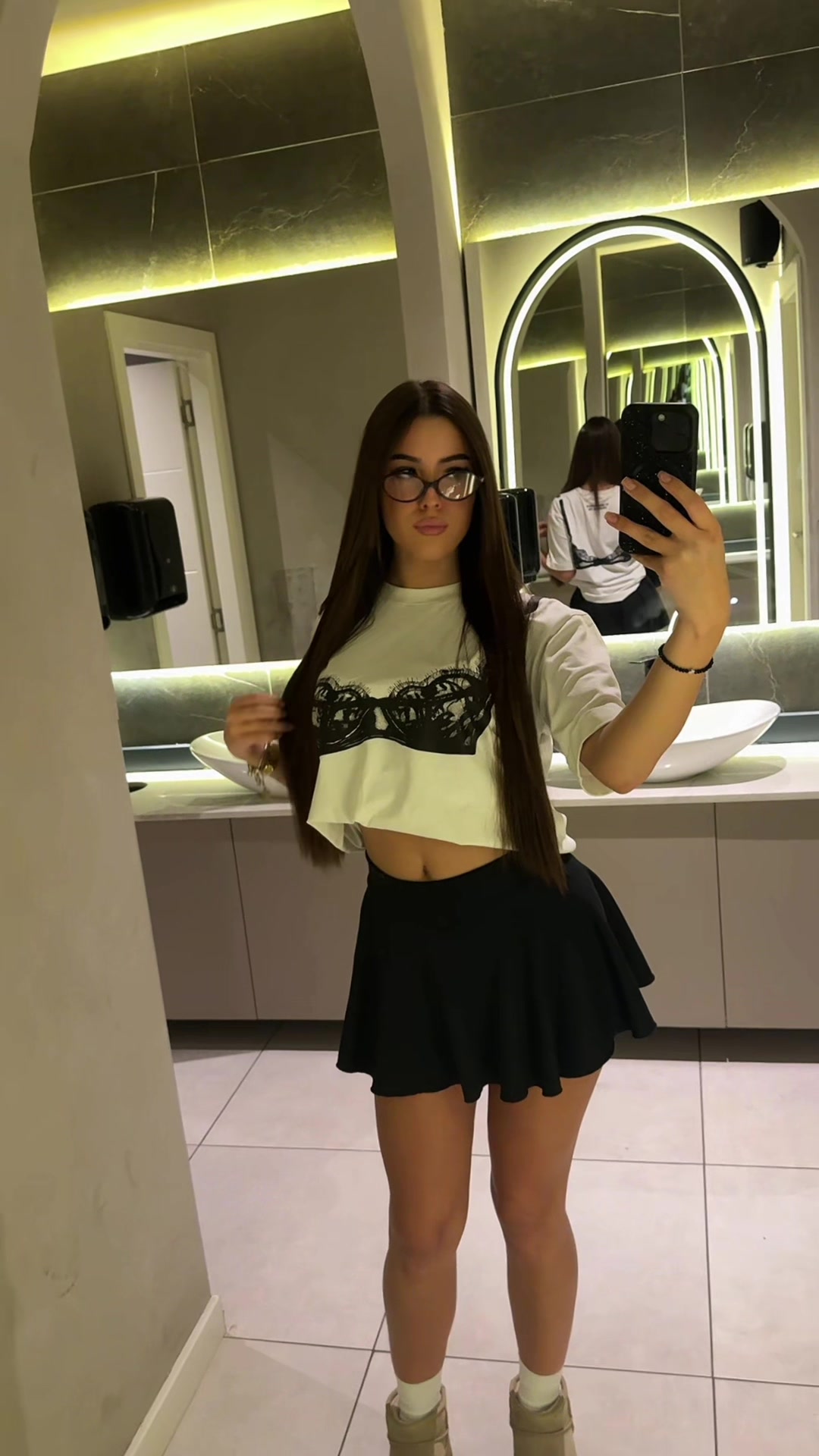 @KM