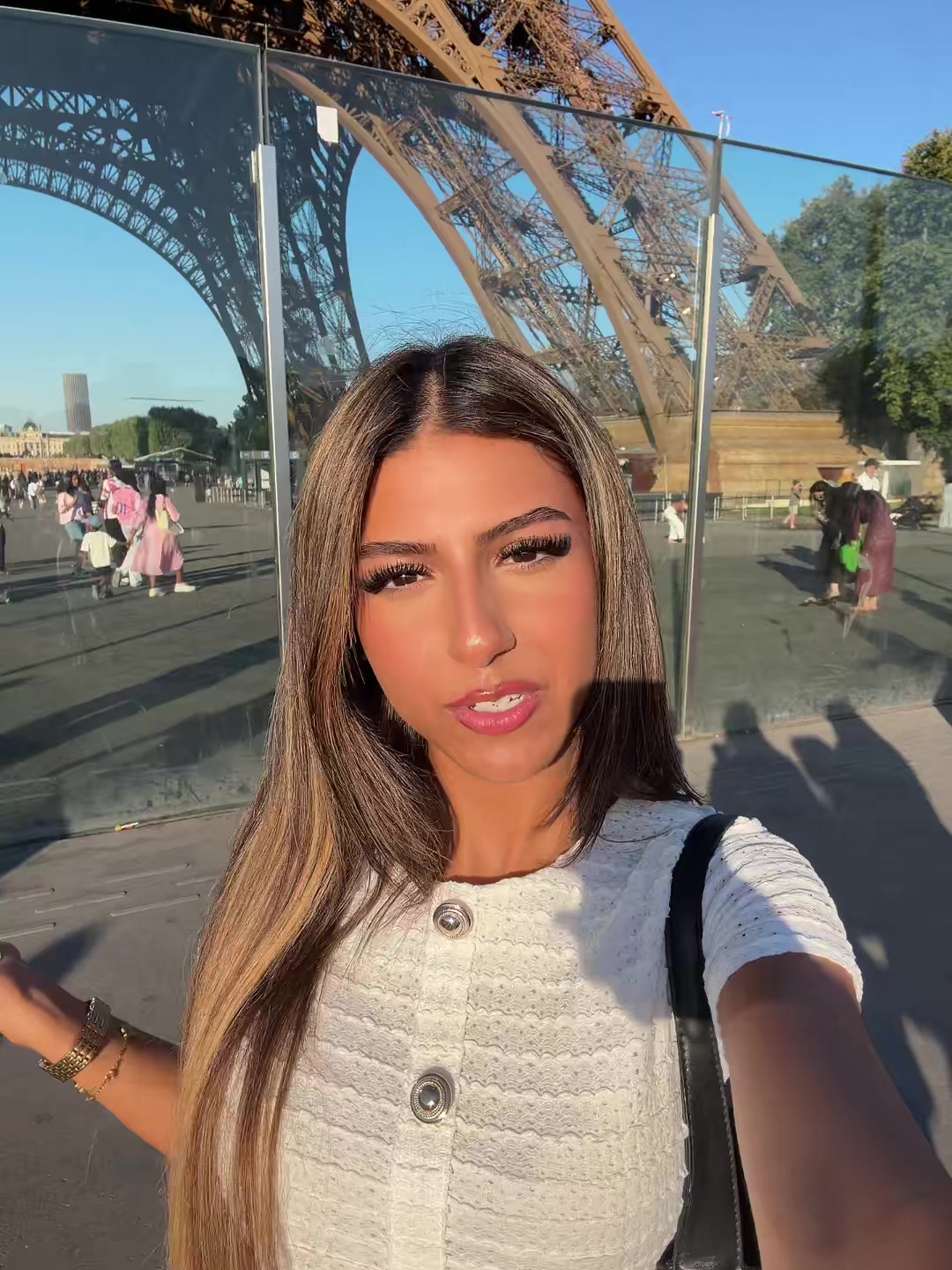 @𝐋𝐔𝐃𝐖𝐈𝐆𝐒𝐁𝐔𝐑𝐆✌🏽
