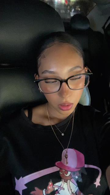 @Maru 🖤💫
