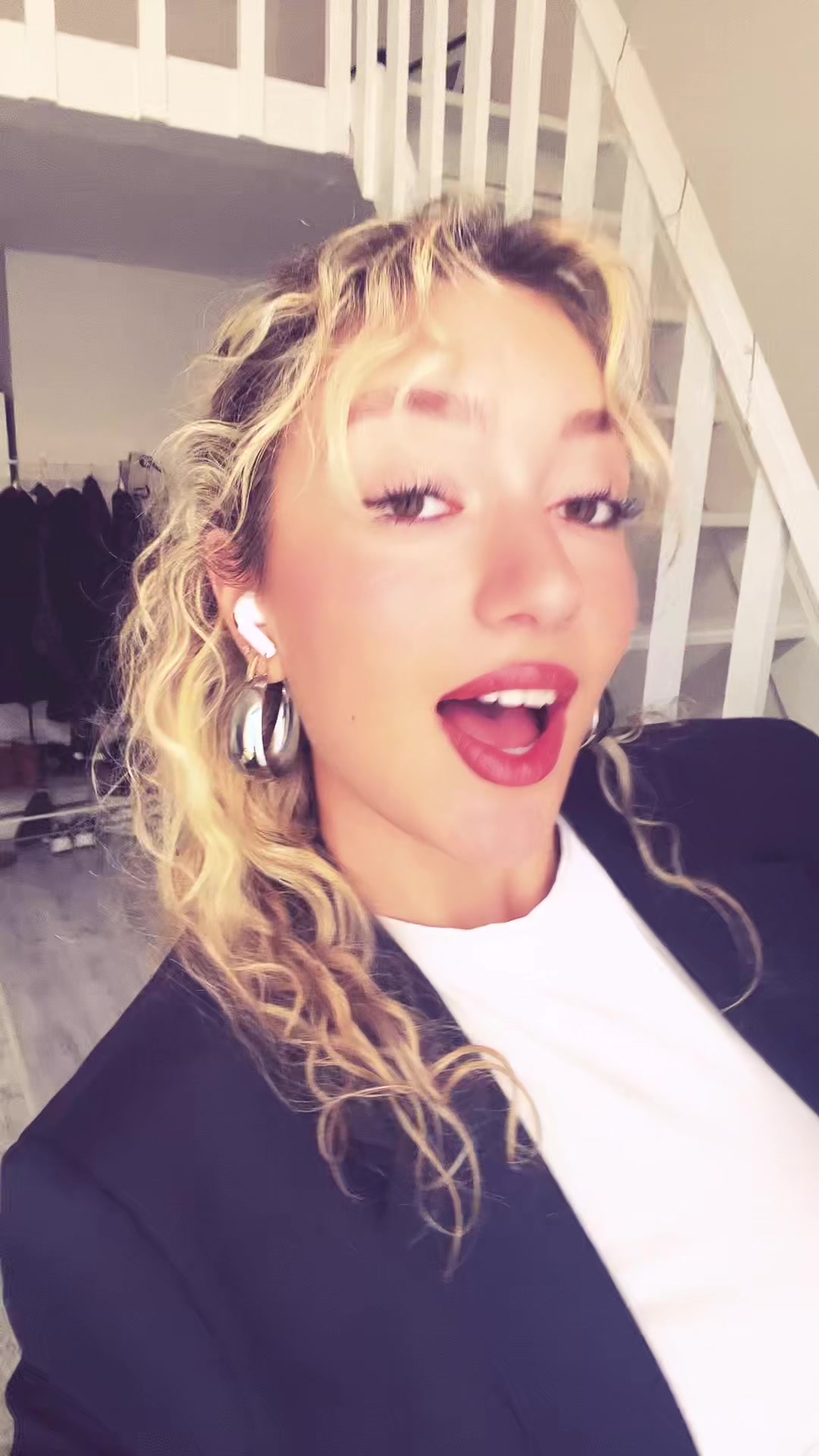 @Ela