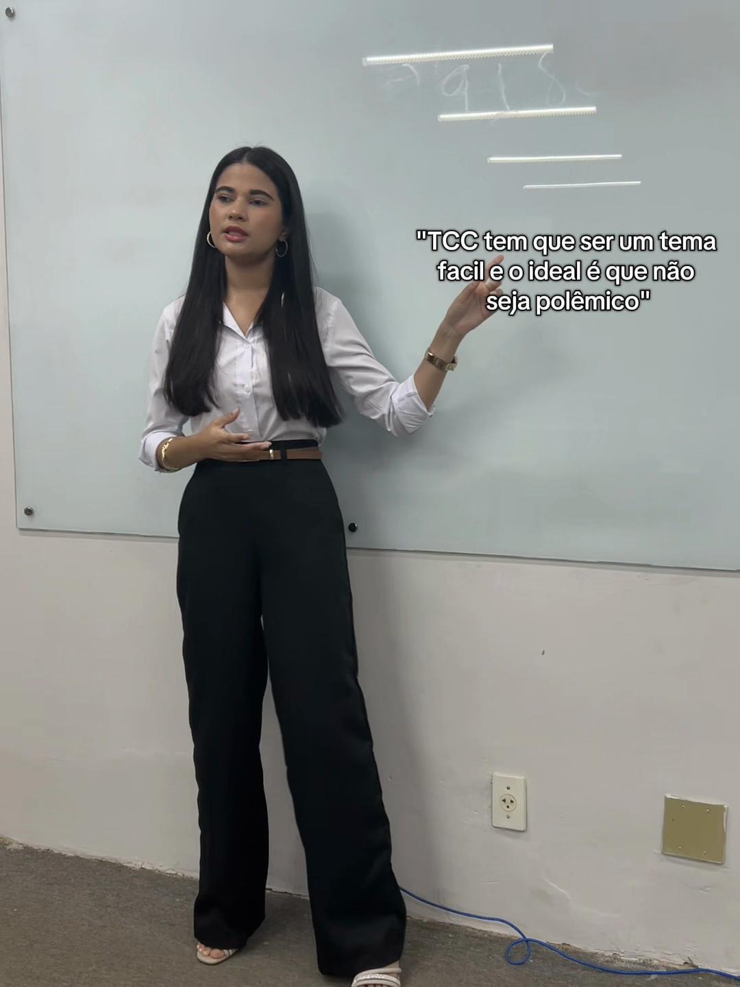 @Luciana Vitória 🌪️