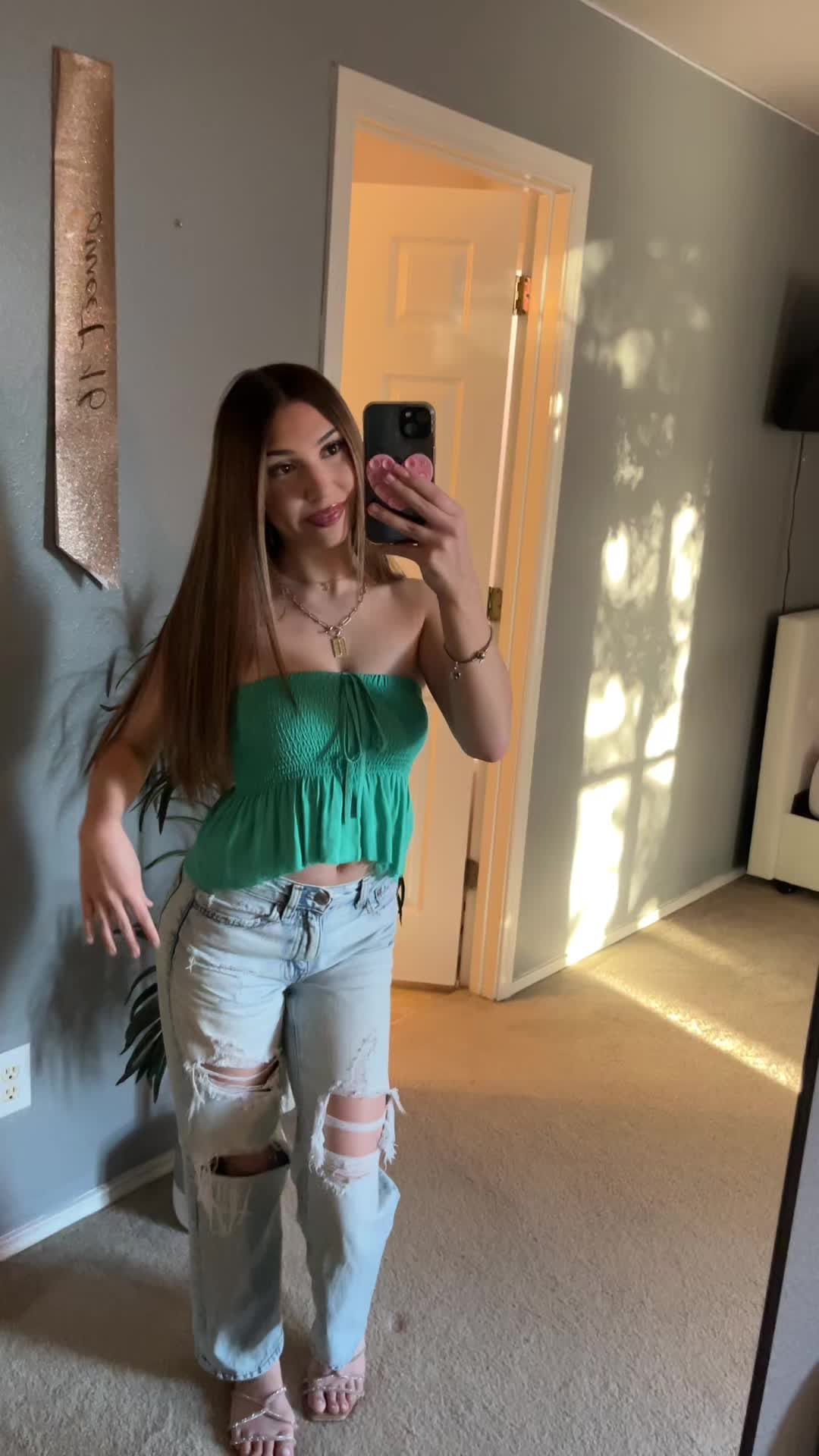 @clara.satx