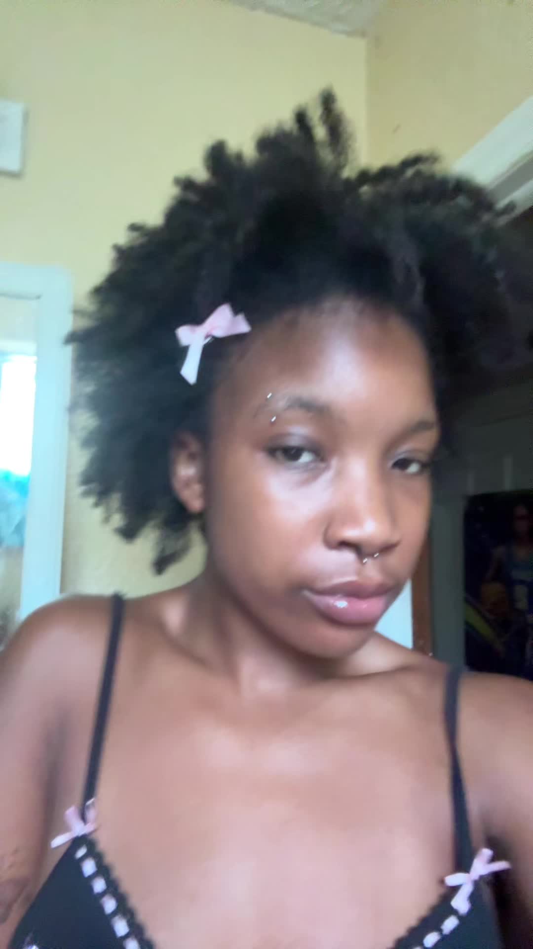 @nia