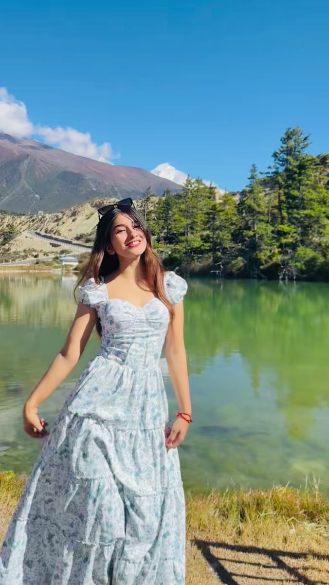 @Mrs.Adhikari 🤭❤️🌸
