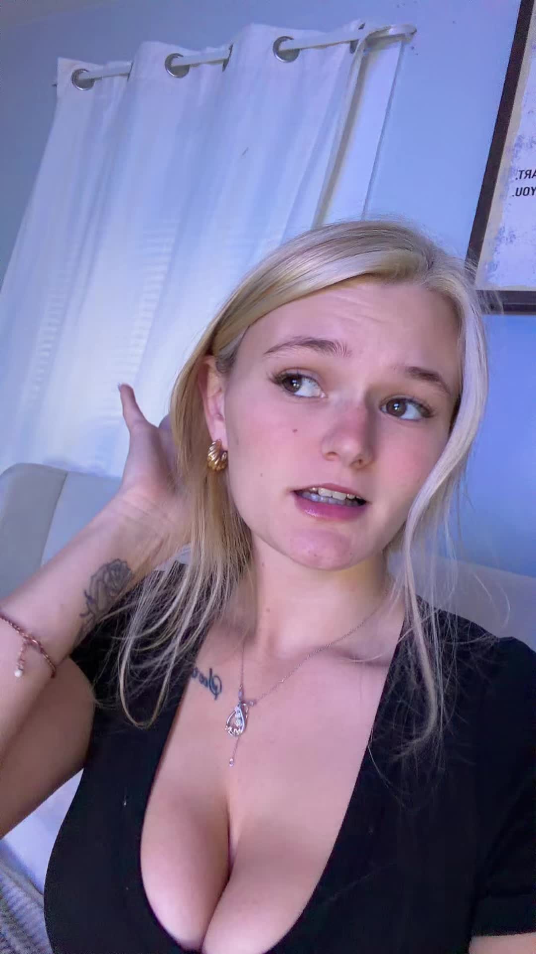 @thehaleybae0