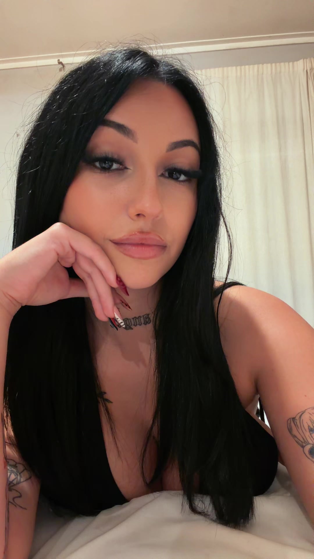 @sinavya_