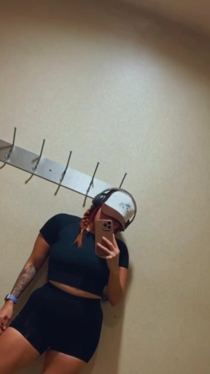 @bootyy_queens